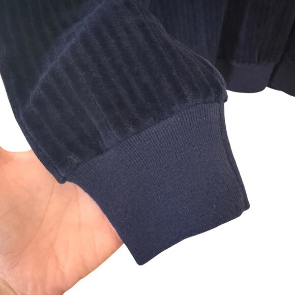 Vintage 90s Neiman Marcus Rolled Neck Velour Sweatshirt Gold Crest Emblem Sz M - Picture 4 of 10